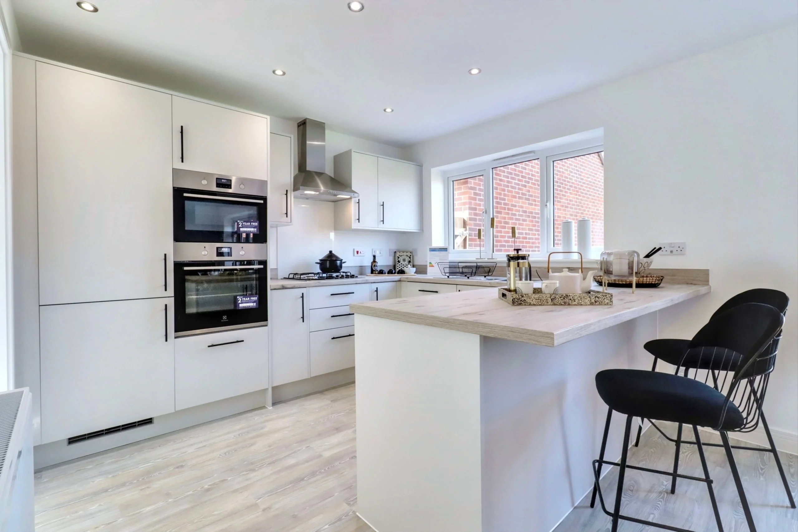 A contrast corrected kitchen photo, with clear and bright details